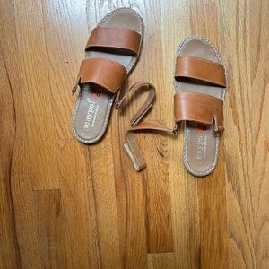 Maypol Women’s Sandals - tan - good condition - size 9.5